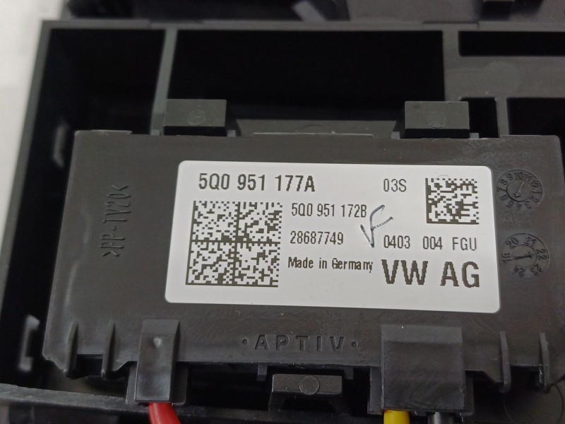 Recambio de luz interior para seat ibiza (kj1) referencia OEM IAM 2GA947105AF  5Q0951177A