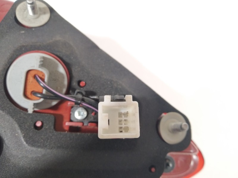 Recambio de piloto trasero izquierdo en porton para kia stonic (ybcuv) referencia OEM IAM 92403H8500  