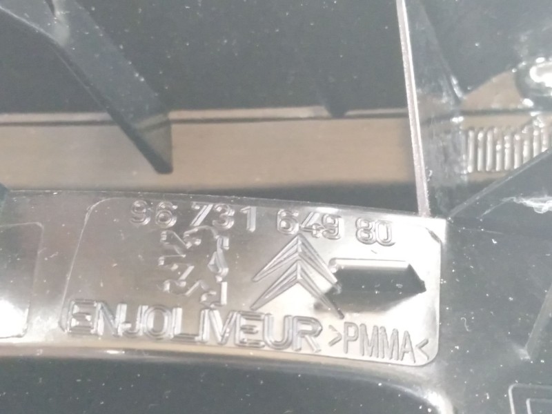 Recambio de piloto trasero derecho en porton para citroën c4 picasso millenium referencia OEM IAM 9673164980  