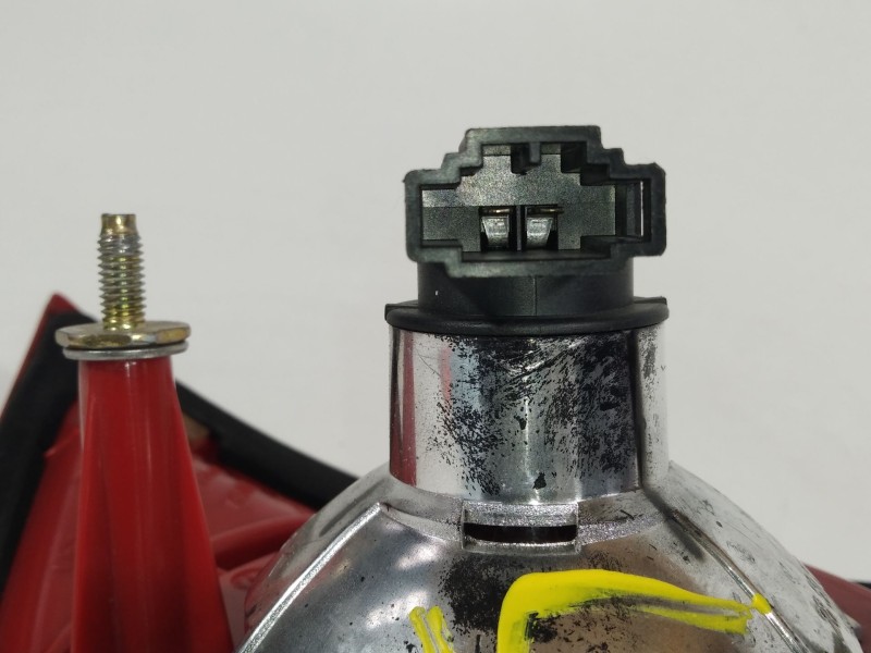 Recambio de piloto trasero izquierdo en porton para volkswagen golf v berlina (1k1) gti referencia OEM IAM 1K6945093E  