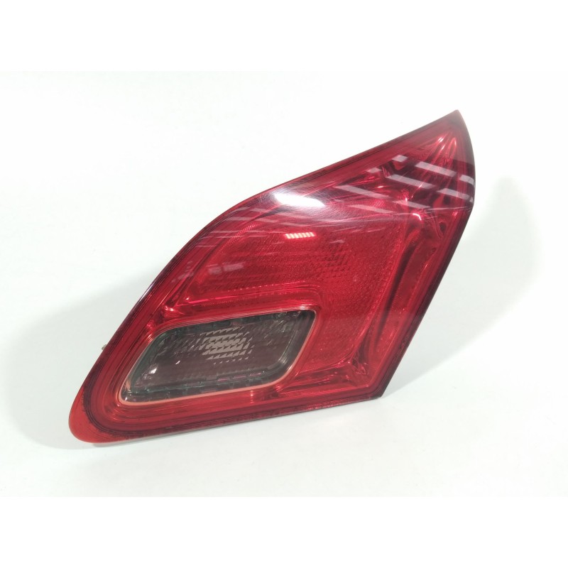 Recambio de piloto trasero derecho en porton para opel astra j lim. selective business referencia OEM IAM 13306455  