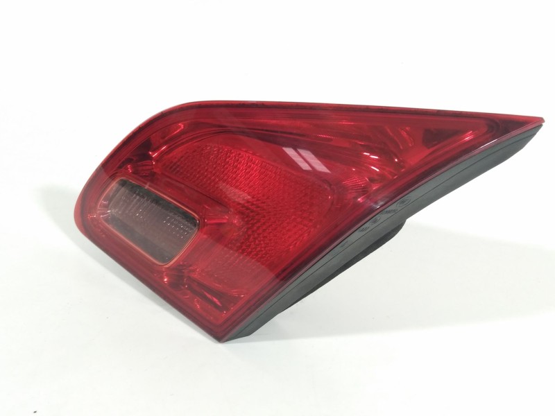 Recambio de piloto trasero derecho en porton para opel astra j lim. selective business referencia OEM IAM 13306455  