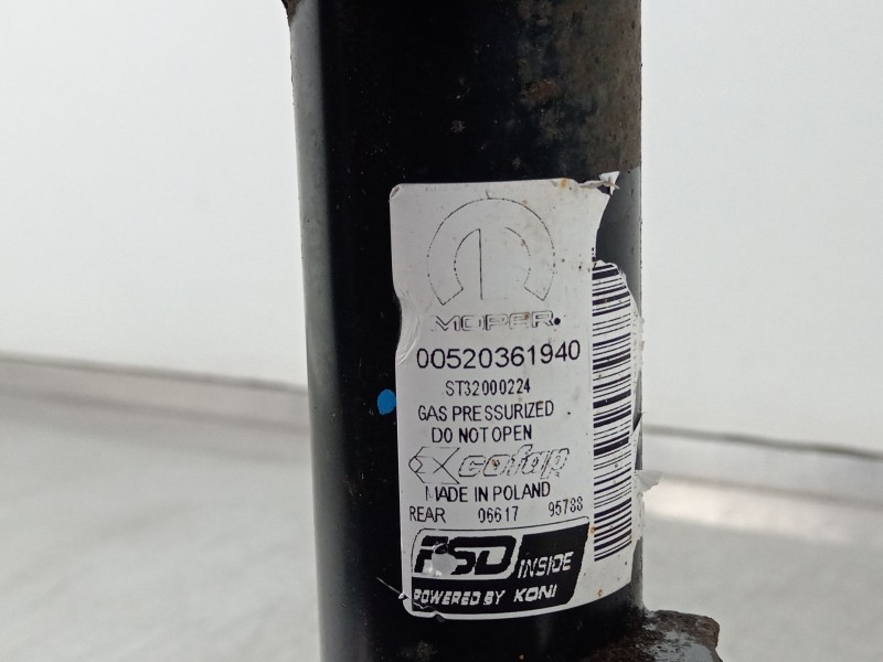 Recambio de amortiguador trasero derecho para jeep renegade deserthawk 4wd referencia OEM IAM 520361940  