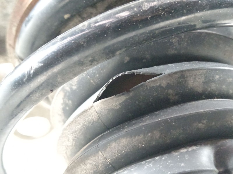 Recambio de amortiguador trasero derecho para jeep renegade deserthawk 4wd referencia OEM IAM 520361940  