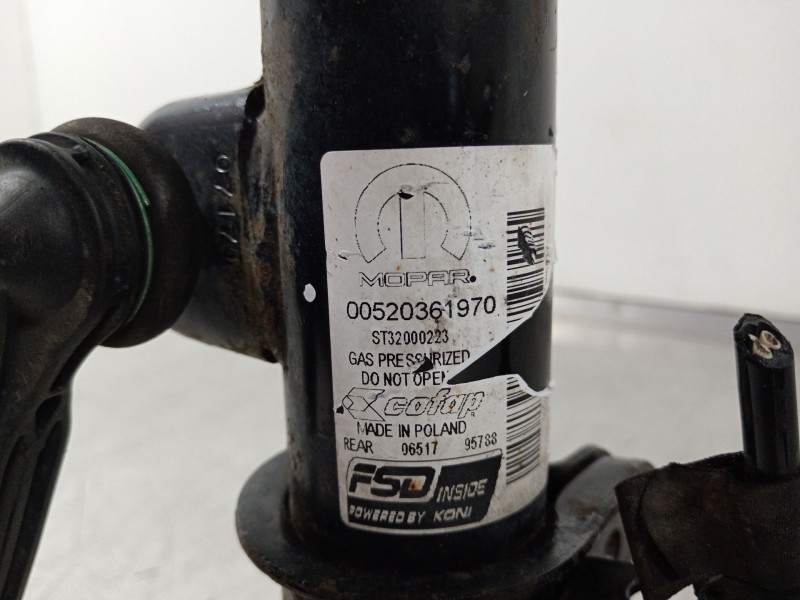 Recambio de amortiguador trasero izquierdo para jeep renegade deserthawk 4wd referencia OEM IAM 520361970  