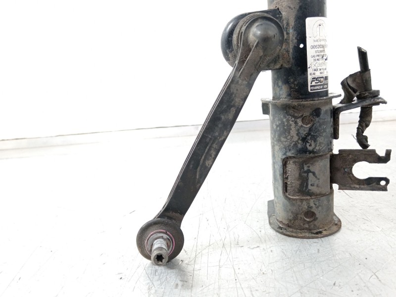 Recambio de amortiguador trasero izquierdo para jeep renegade deserthawk 4wd referencia OEM IAM 520361970  