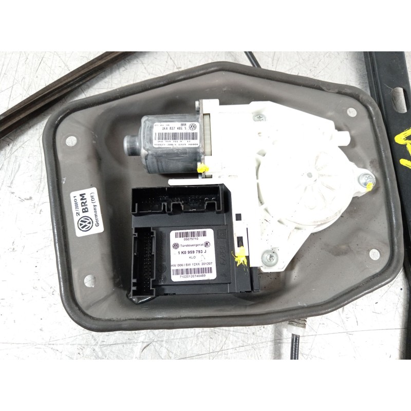 Recambio de elevalunas delantero izquierdo para volkswagen golf v berlina (1k1) gt sport referencia OEM IAM 1K3837401B 1K0959793