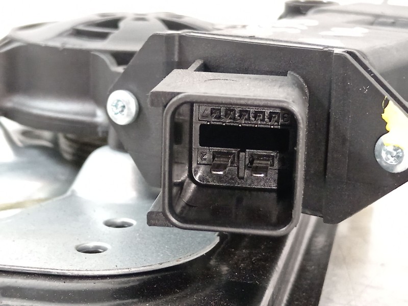 Recambio de elevalunas delantero izquierdo para opel insignia berlina 2.0 cdti referencia OEM IAM 20952452  