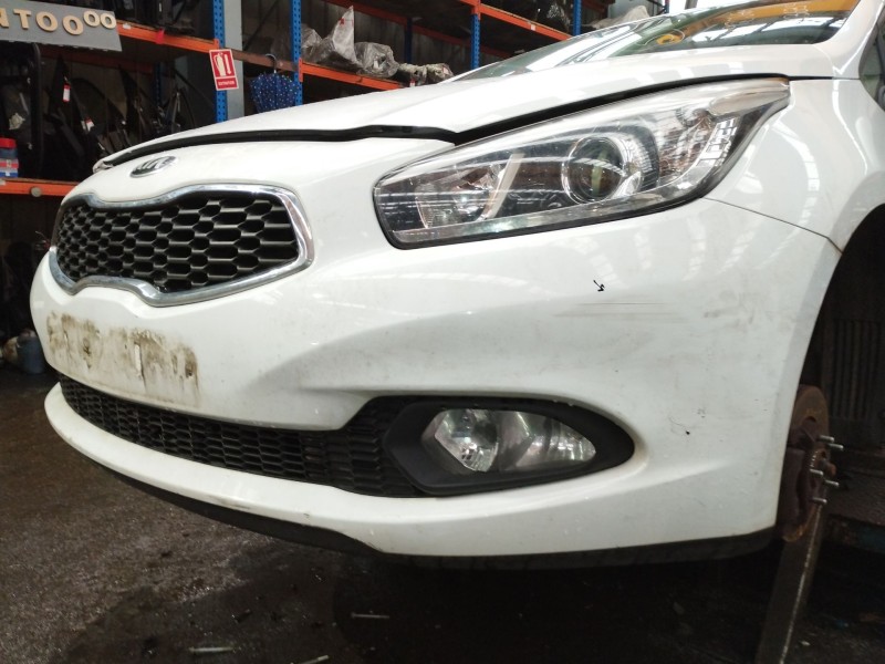 Recambio de paragolpes delantero para kia cee´d (jd) 1.4 cvvt referencia OEM IAM   