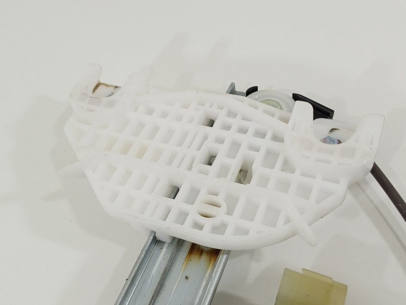 Recambio de elevalunas trasero izquierdo para kia rio (yb) referencia OEM IAM 83450H8000  83401H8100