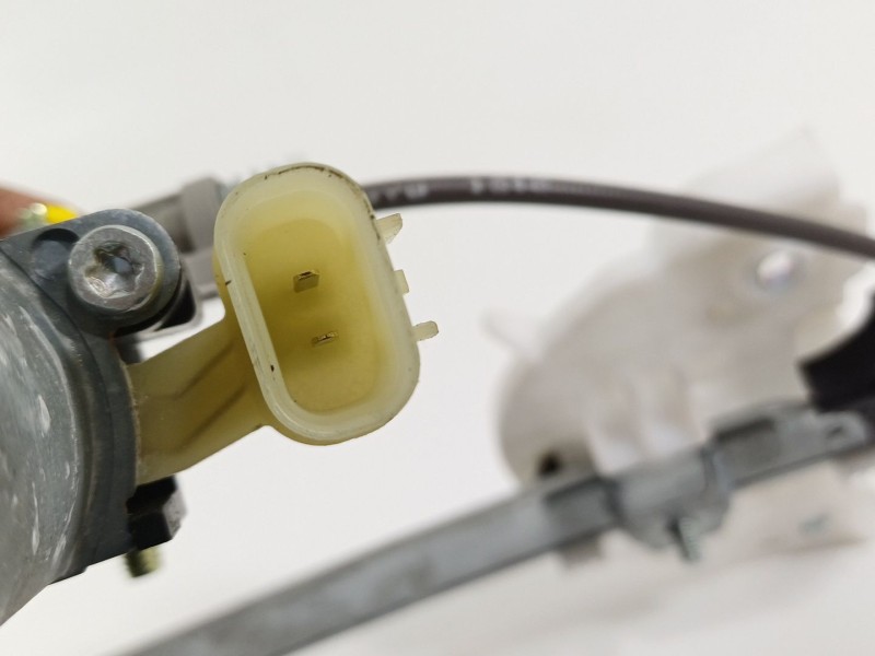 Recambio de elevalunas trasero izquierdo para kia rio (yb) referencia OEM IAM 83450H8000  83401H8100