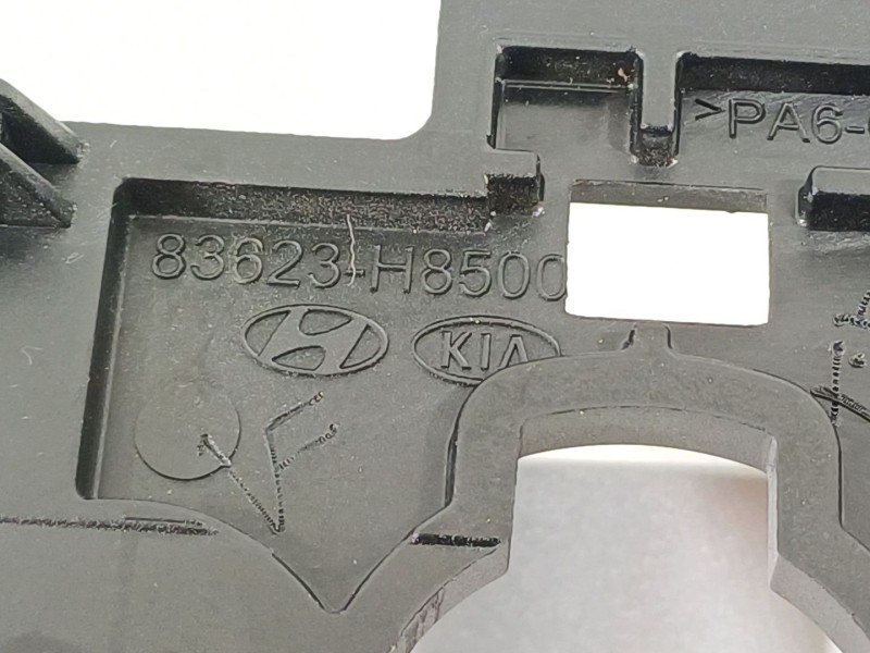 Recambio de maneta interior trasera derecha para kia rio (yb) referencia OEM IAM 83623H8500  