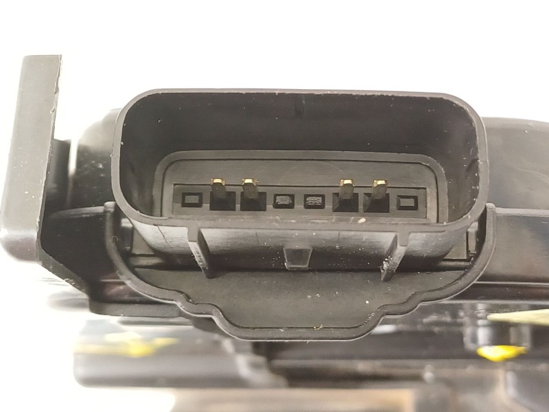 Recambio de cerradura puerta delantera derecha para kia rio (yb) referencia OEM IAM 81320H8050  