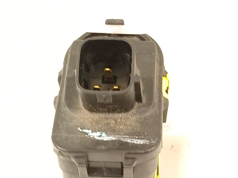 Recambio de deposito limpia para kia stonic (ybcuv) platinum edition referencia OEM IAM 98610H8500  