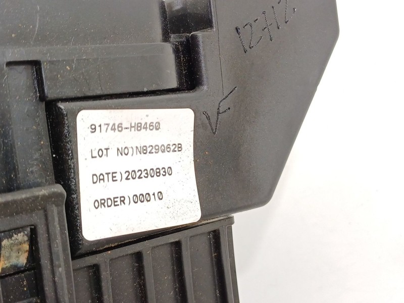 Recambio de caja reles / fusibles para kia stonic (ybcuv) platinum edition referencia OEM IAM 91746HB460  