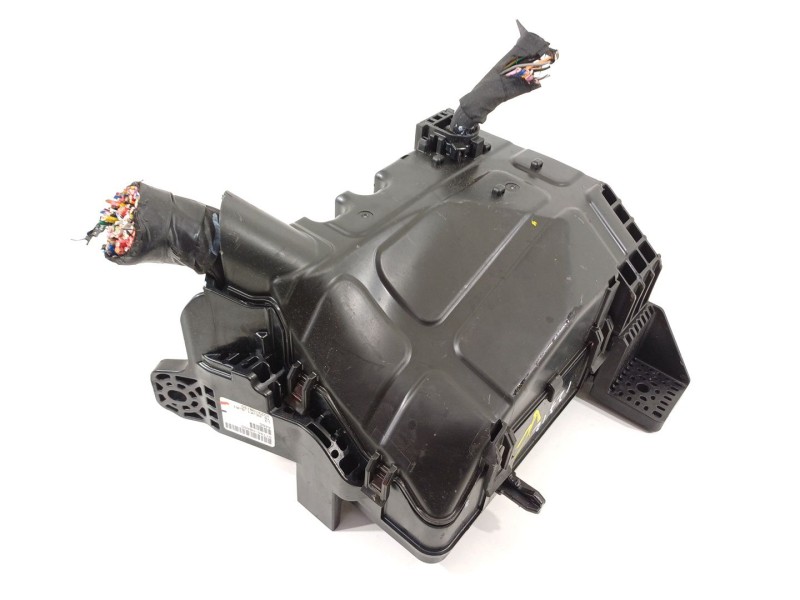 Recambio de caja reles / fusibles para kia stonic (ybcuv) platinum edition referencia OEM IAM 91746HB460  
