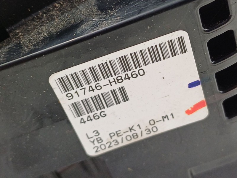 Recambio de caja reles / fusibles para kia stonic (ybcuv) platinum edition referencia OEM IAM 91746HB460  