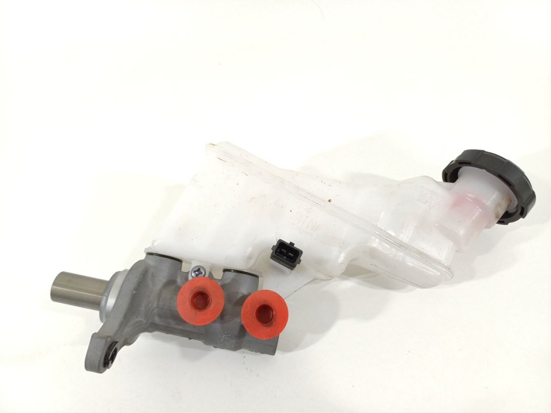 Recambio de bomba freno para kia stonic (ybcuv) platinum edition referencia OEM IAM 58510H8210  