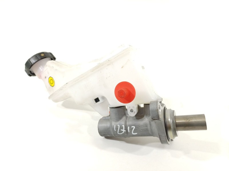 Recambio de bomba freno para kia stonic (ybcuv) platinum edition referencia OEM IAM 58510H8210  