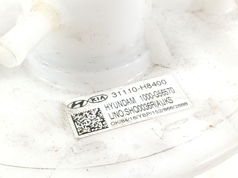 Recambio de bomba combustible para kia stonic (ybcuv) platinum edition referencia OEM IAM 31110H8400  