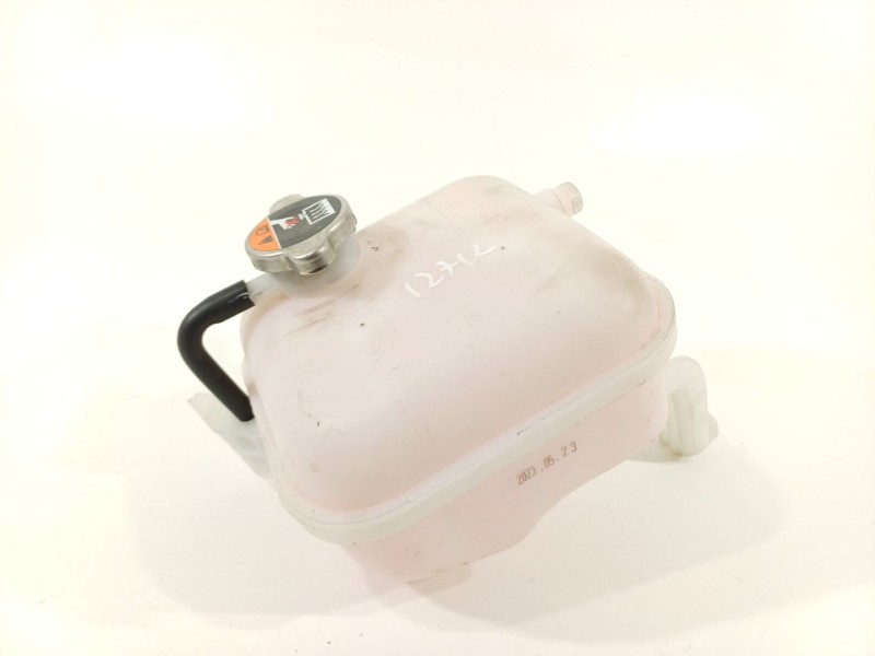 Recambio de deposito expansion para kia stonic (ybcuv) platinum edition referencia OEM IAM 25430H8520  