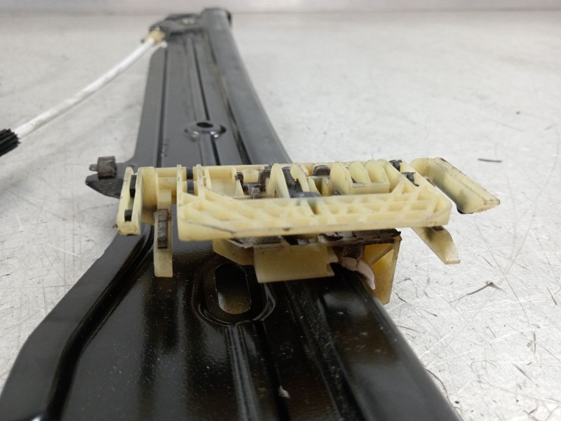 Recambio de elevalunas delantero izquierdo para bmw serie 5 lim. (f10) 520d efficientdynamics edition referencia OEM IAM 7182111