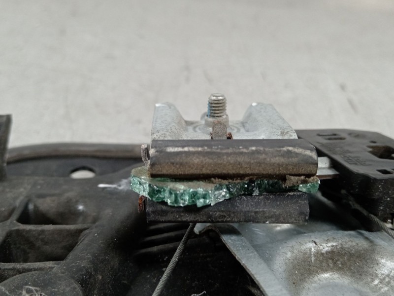 Recambio de elevalunas delantero derecho para kia cee´d (jd) 1.4 cvvt referencia OEM IAM 82480A2110  