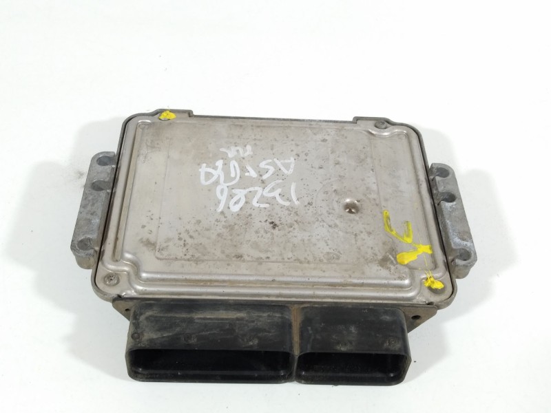 Recambio de centralita motor uce para opel astra h (a04) 1.9 cdti (l48) referencia OEM IAM 55198054  