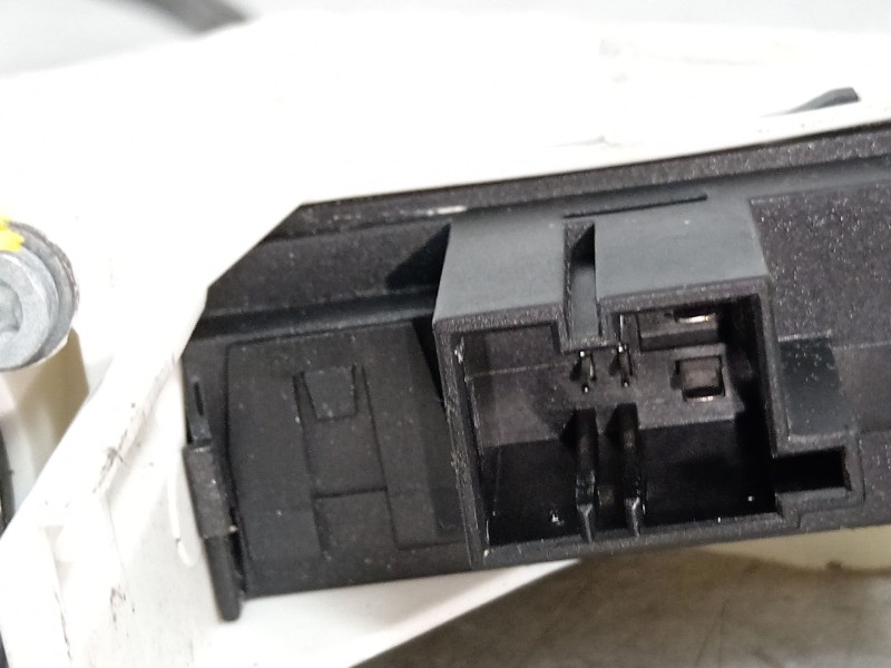 Recambio de elevalunas delantero izquierdo para jaguar xk coupé/convertible 4.2 v8 32v cat referencia OEM IAM 6W8323201  