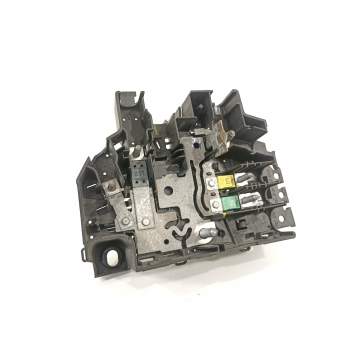 CAJA RELES / FUSIBLES A1675404628 