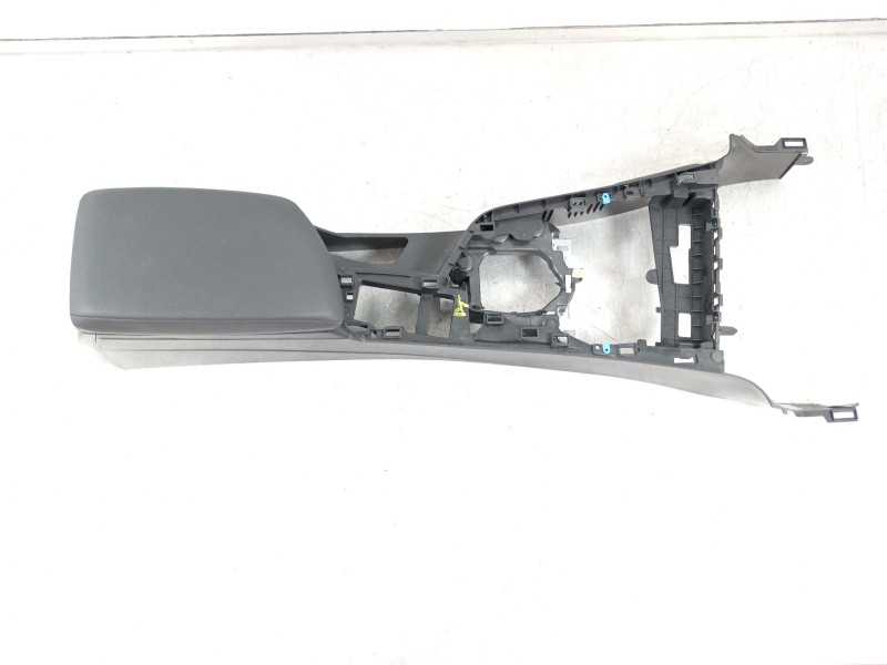 Recambio de apoyabrazos central para bmw 1 (f21) 116 i referencia OEM IAM 584507  