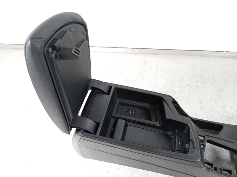 Recambio de apoyabrazos central para bmw 1 (f21) 116 i referencia OEM IAM 584507  
