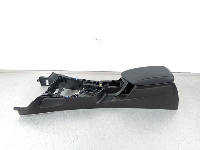 Recambio de apoyabrazos central para bmw 1 (f21) 116 i referencia OEM IAM 584507  