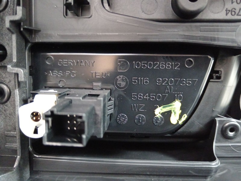 Recambio de apoyabrazos central para bmw 1 (f21) 116 i referencia OEM IAM 584507  