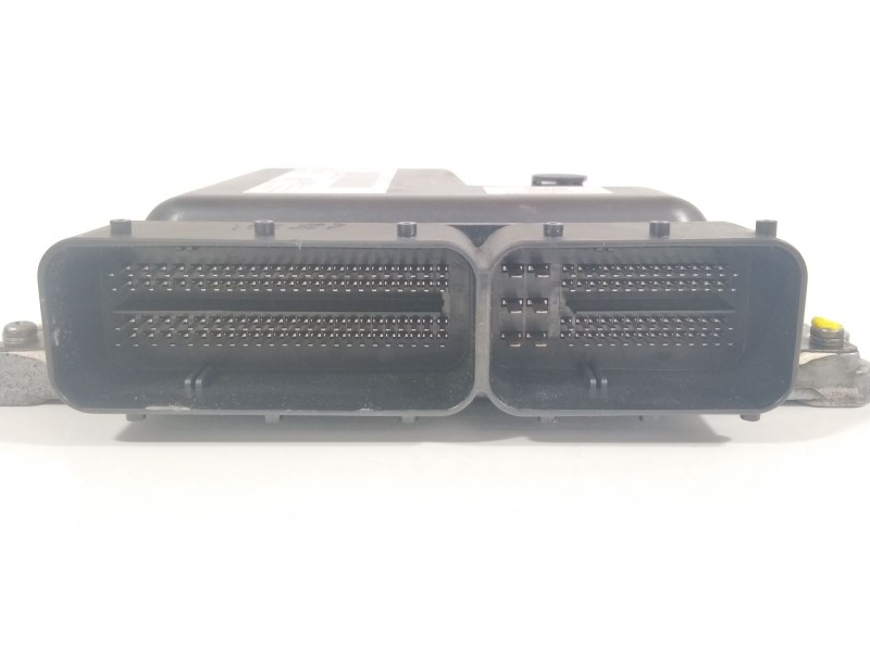 Recambio de centralita motor uce para opel astra j lim. selective referencia OEM IAM 55579893  MB2757001011