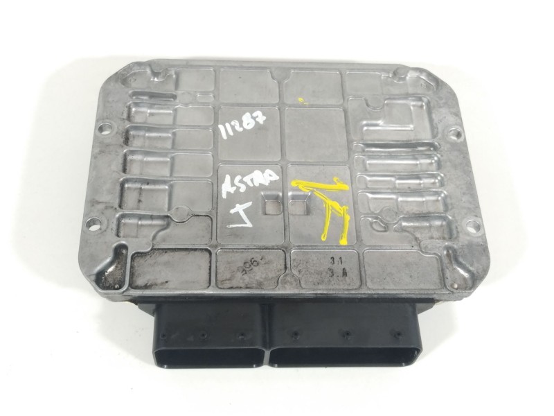 Recambio de centralita motor uce para opel astra j lim. selective referencia OEM IAM 55579893  MB2757001011