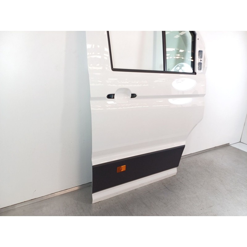 Recambio de puerta delantera derecha para volkswagen crafter kasten (sy) furgón 35 bl ta fwd referencia OEM IAM 7C0831056H  