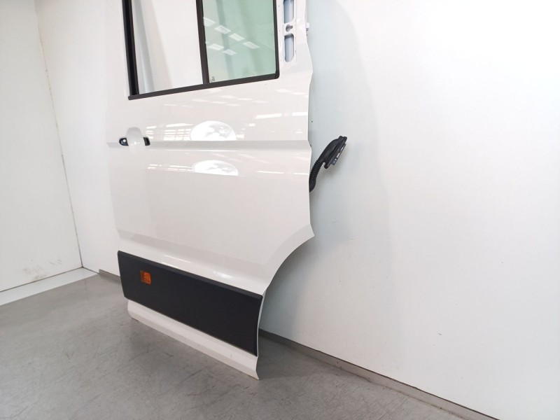 Recambio de puerta delantera derecha para volkswagen crafter kasten (sy) furgón 35 bl ta fwd referencia OEM IAM 7C0831056H  