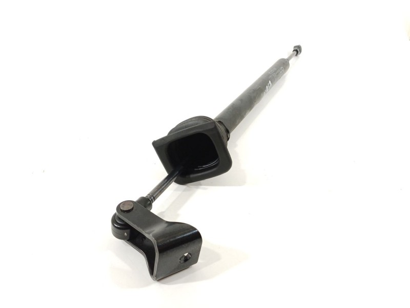 Recambio de retenedor puerta para porsche panamera diesel referencia OEM IAM 970536152  