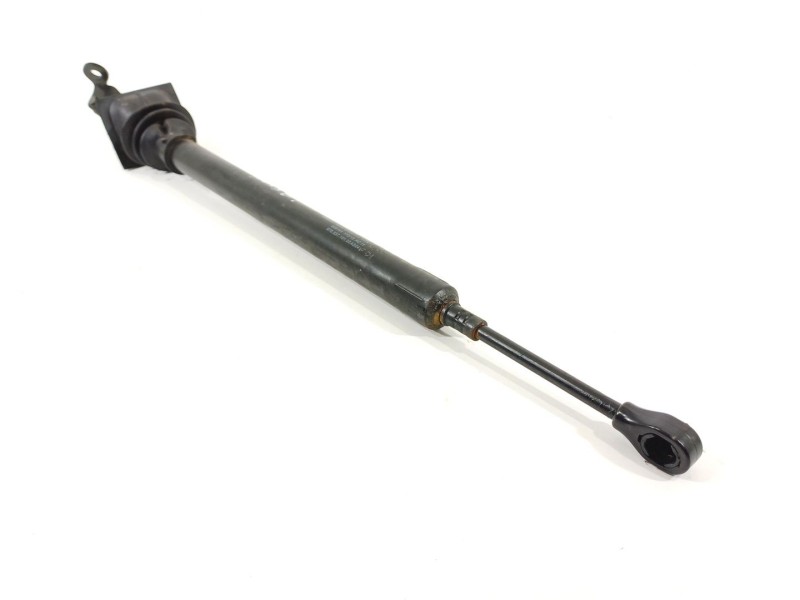 Recambio de retenedor puerta para porsche panamera diesel referencia OEM IAM 97053715100  