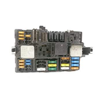 CAJA RELES / FUSIBLES A1679067303 