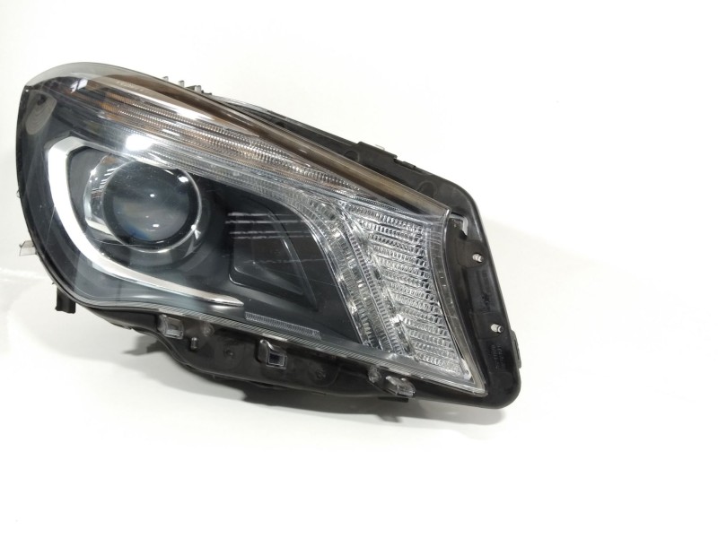 Recambio de faro derecho para mercedes-benz clase cla (w117) cla 200 cdi (117.301) referencia OEM IAM A1179065200  