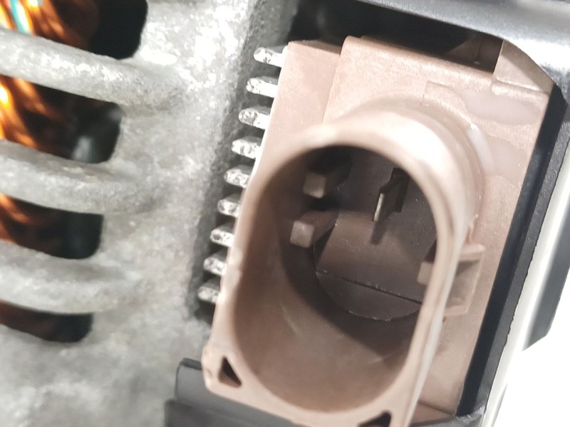 Recambio de alternador para hyundai tucson essence bluedrive 2wd referencia OEM IAM 373002A700  MS1042118840