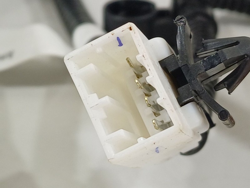 Recambio de enganche cinturon trasero derecho para kia picanto referencia OEM IAM 89840G6100WK  