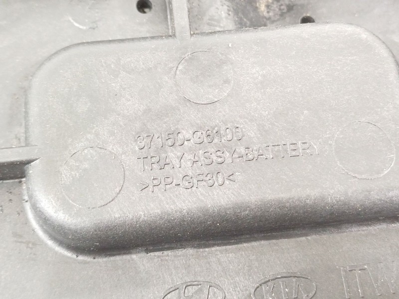 Recambio de soporte bateria para kia picanto referencia OEM IAM 37150G6100  
