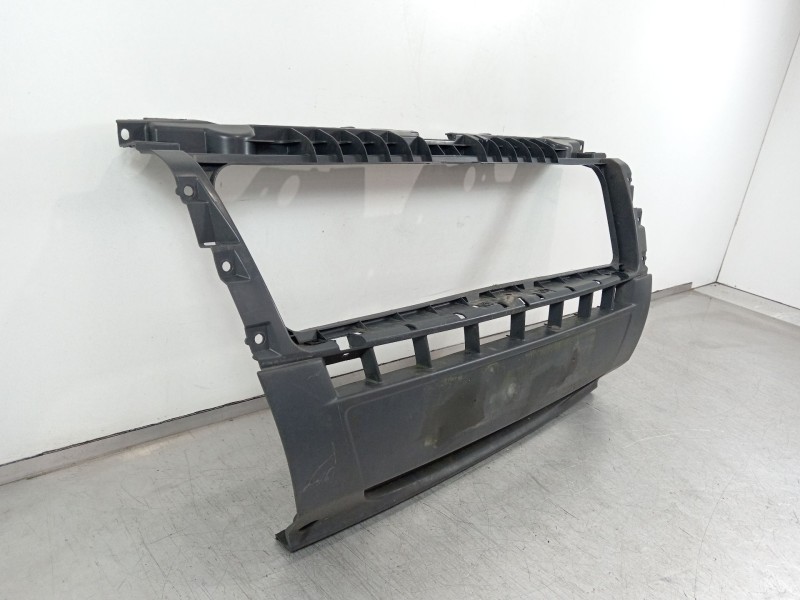 Recambio de rejilla delantera para peugeot boxer furgoneta 2.2 hdi 130 referencia OEM IAM 1305760070  