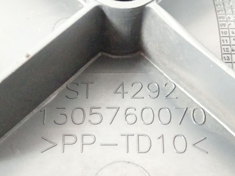 Recambio de rejilla delantera para peugeot boxer furgoneta 2.2 hdi 130 referencia OEM IAM 1305760070  