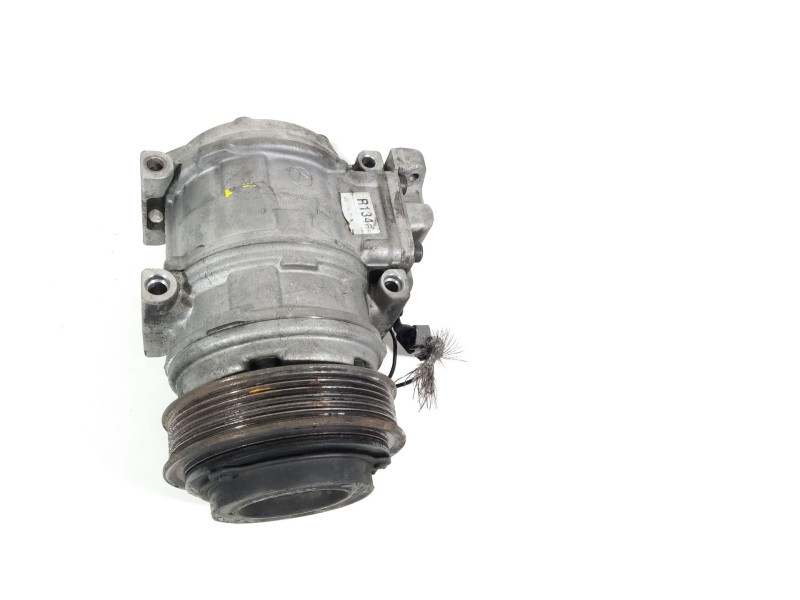 Recambio de compresor aire acondicionado para ssangyong rodius xdi referencia OEM IAM 180500390A  A6652300011