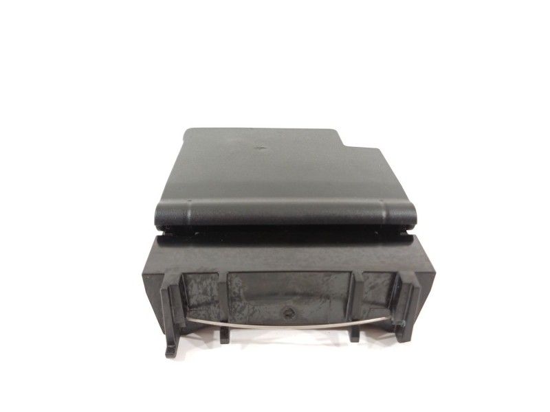 Recambio de cenicero para mercedes-benz clase c coupé (c205) c 220 d (205.304) referencia OEM IAM A2058100330  