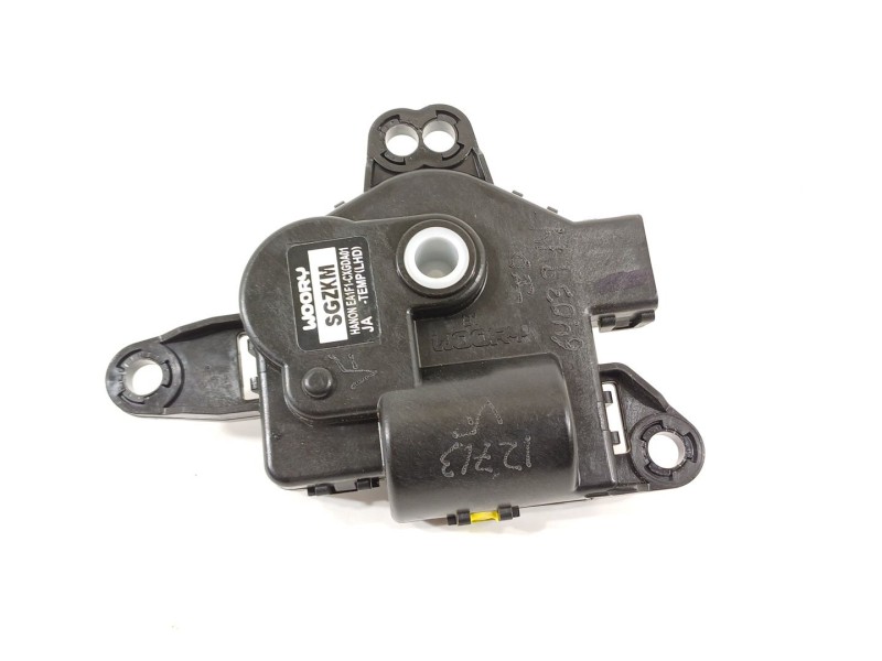 Recambio de motor apertura trampillas climatizador para kia picanto referencia OEM IAM 97124G6000  EA1F1CXGDA01